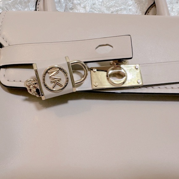 MICHAEL KORS Hamilton Legacy Large Leather Belted Satchel - Picture 5 of 11